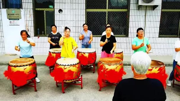 澳门研究生资料2025和大妈打鼓遭业主控诉与大妈打鼓遭业主控诉怎么办